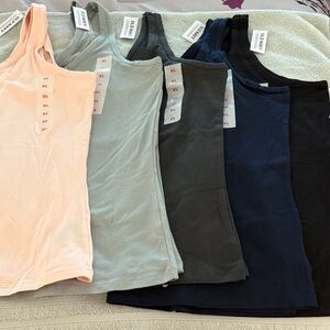 Old Navy Tank Top Set — Peach, Sage, Charcoal, Navy, Black

Set of 5